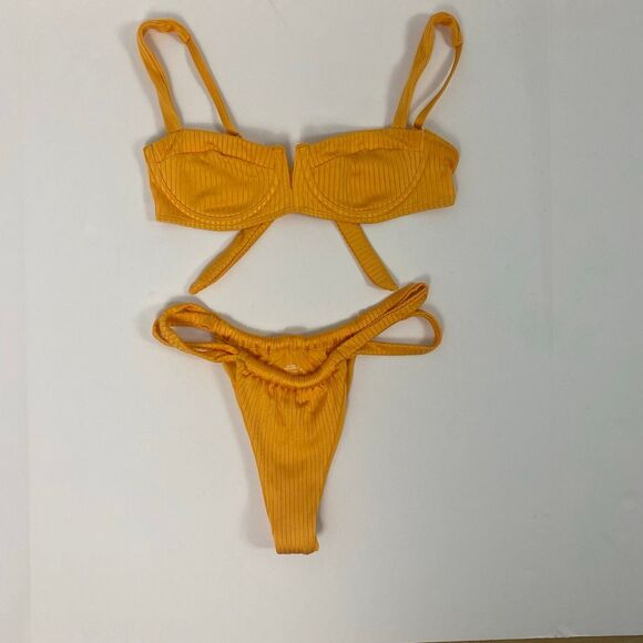 Monday Swimwear Clovelly Top (S) & Malta Bottom (M) Bikini - Picture 1 of 7